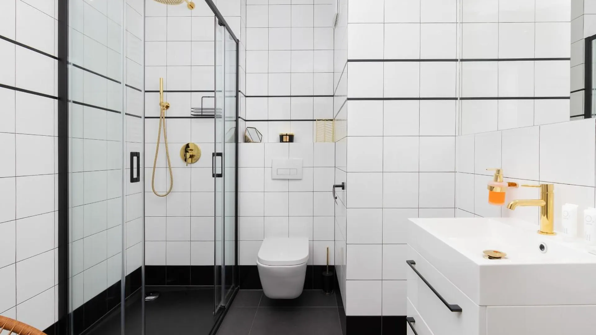 Green Apartment In Gdansk With Free Access To The Gym And Parking By Noclegi Renters