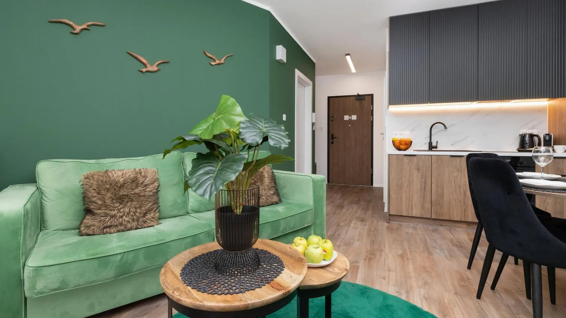 Green Apartment In Gdansk With Free Access To The Gym And Parking By Noclegi Renters 0*,